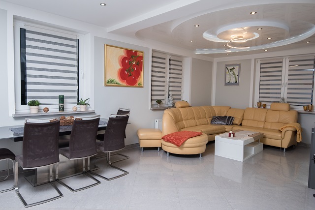 Ferienwohnung Premium Family 90: Wohn- und Esszimmer mit offener Küche