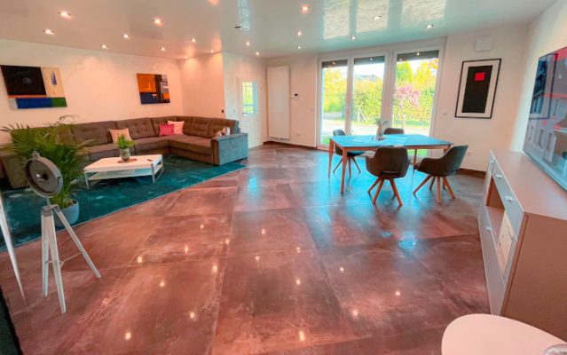 Ferienwohnung Premium Family 120: Wohn- und Esszimmer